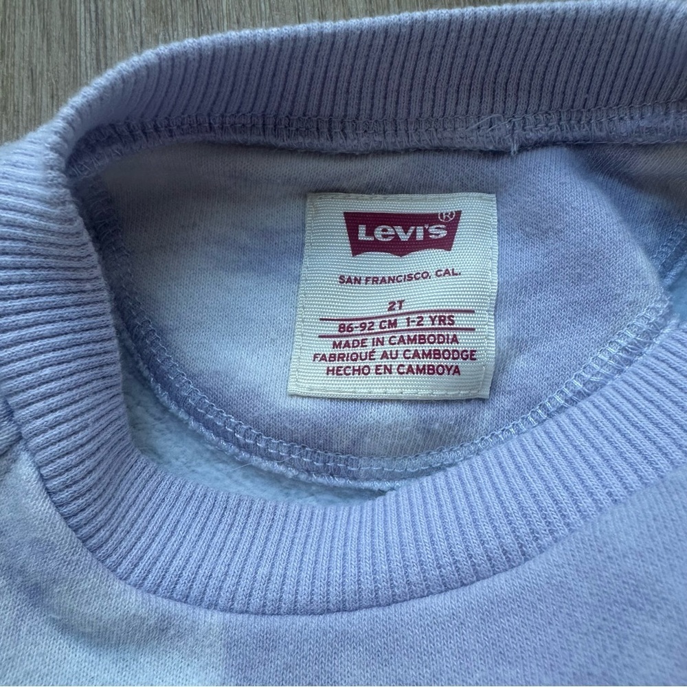 Levi's 2T Girls Tie-Dye Sweatshirt, light purple - Picture 3 of 6